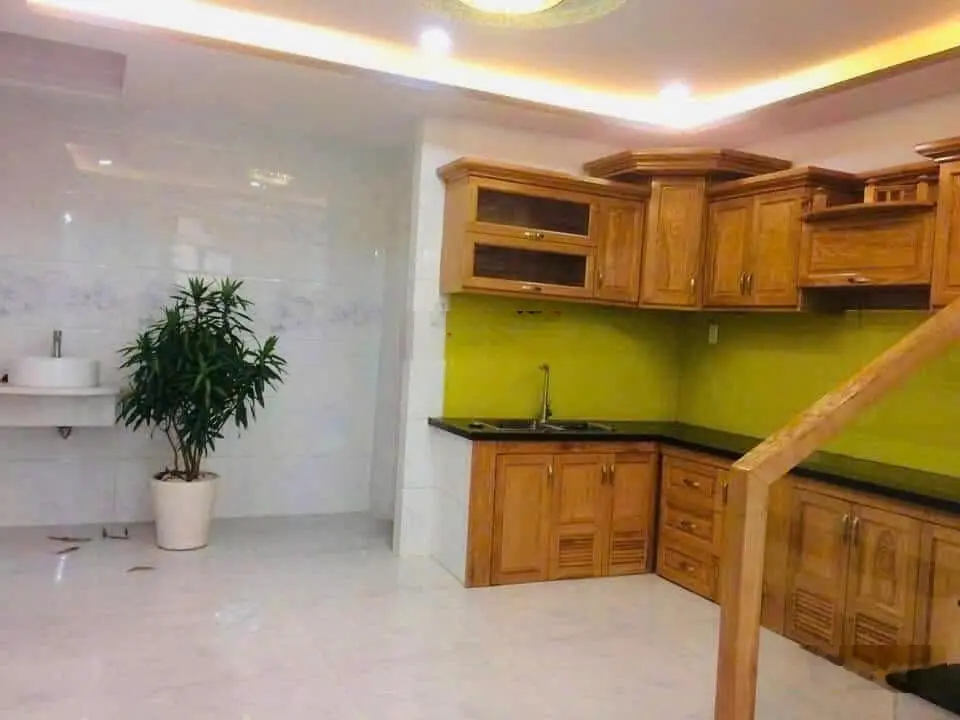 Chính chủ bán nhà cho thuê 20 triệu/th Đ. Bạch Vân, Phường 5, Quận 5. 55m2. 5 tầng