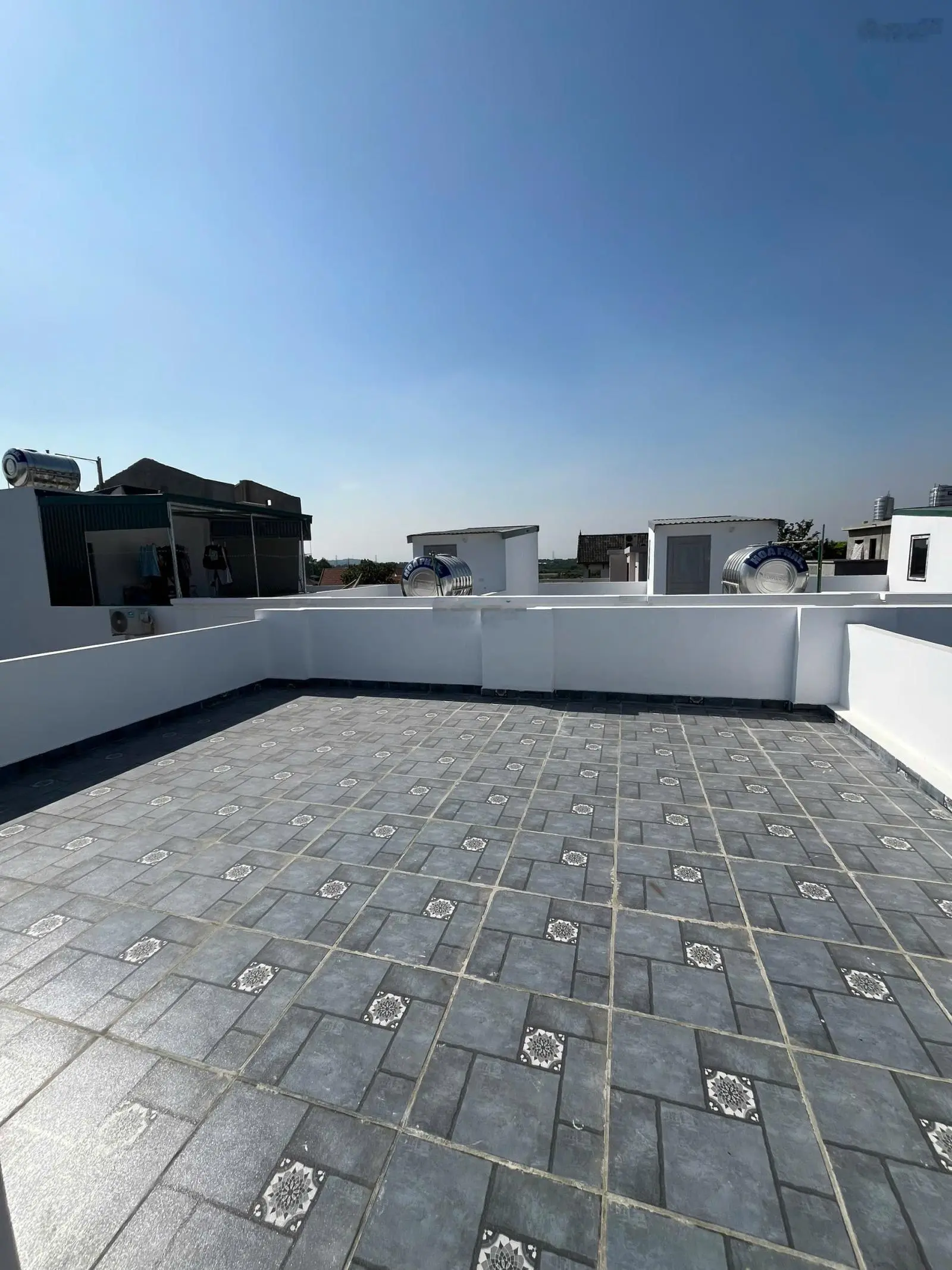 Bán nhà rẻ nhất Phụng Châu, nhà đã hoàn thiện, về ở được luôn. S: 32m2* 4 tầng, ô tô đỗ cửa