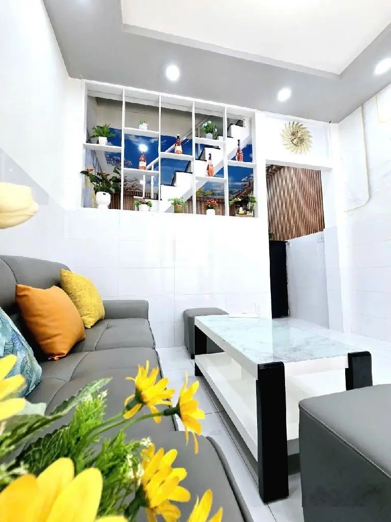 Bán nhà tạ quang bửu ,quận 8, dtsd 56m2 , 2pn , tặng full nội thất , mới ở ngay ,shr , nhỉnh 3 tỷ