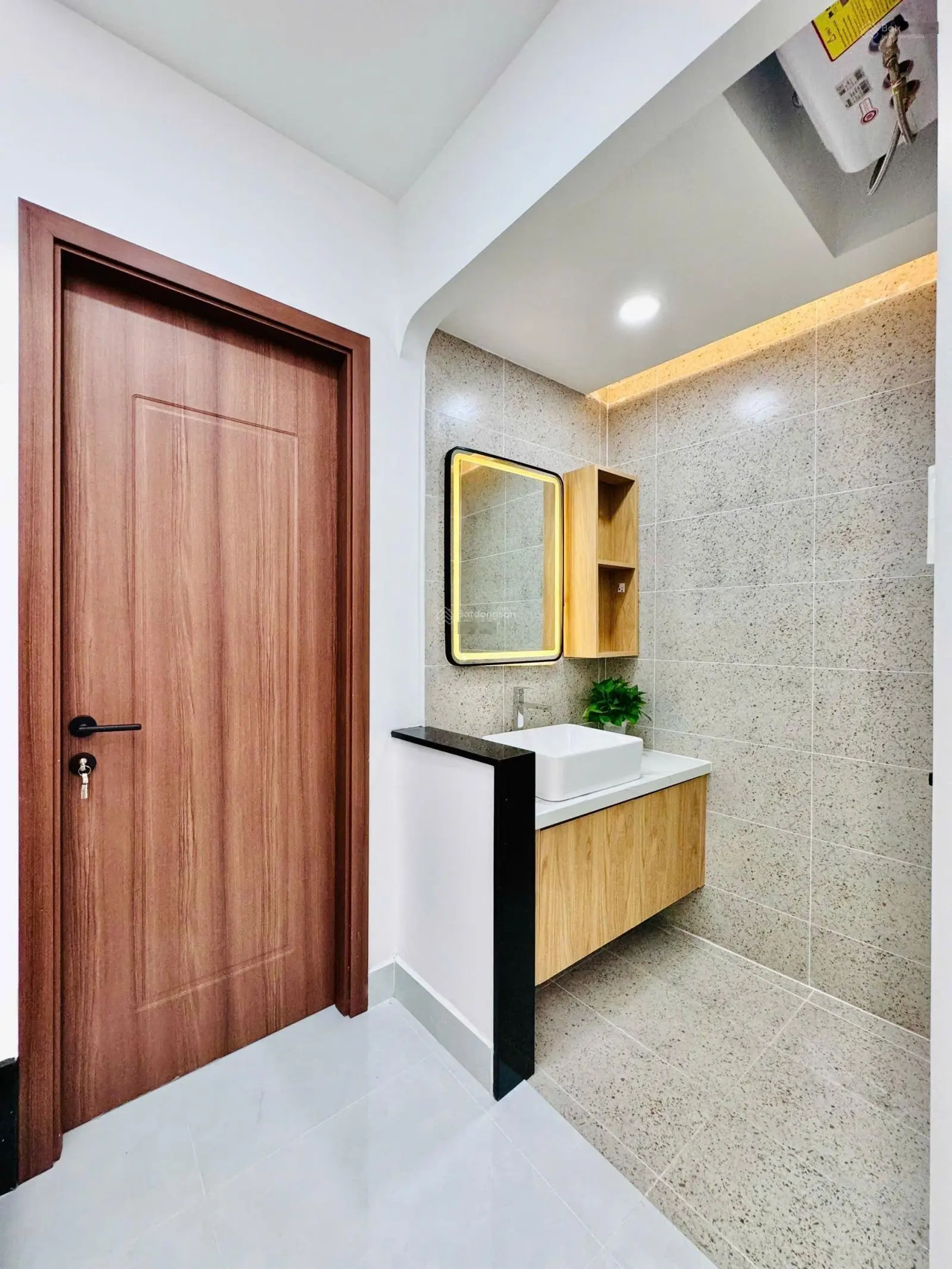 Nhà hẻm nhựa 6m có lề đường, Đường Vũ Huy Tấn, Phường 3, Bình Thanh