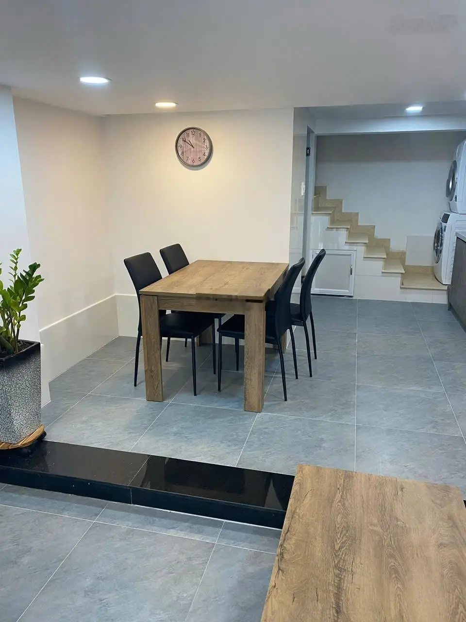 Bán gấp nhà mặt tiền đường số 10a, phường 6, Quận 4.