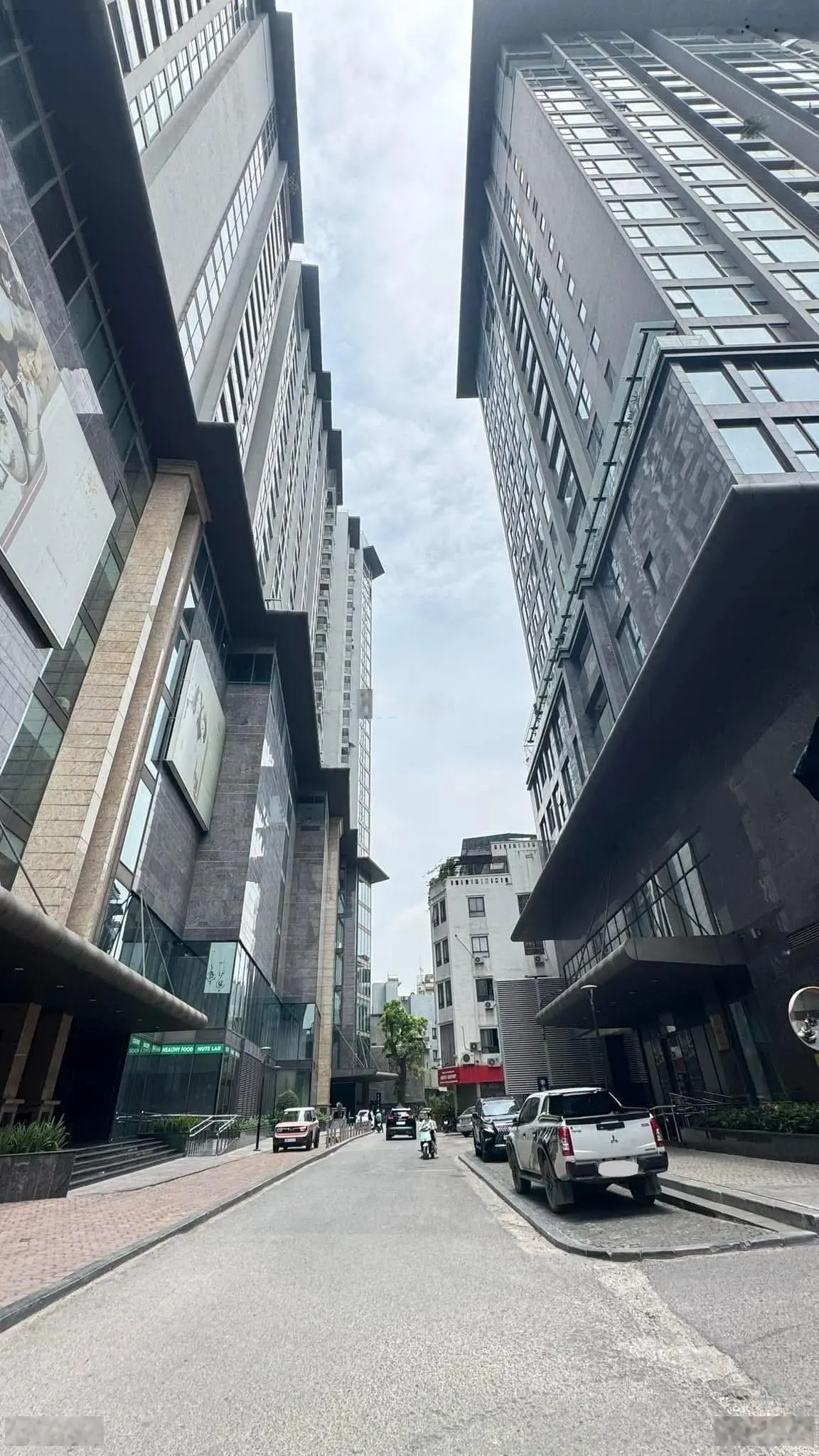 Bán nhà đất vàng phố Thụy Khuê - 3 thoáng ôtô tránh - gần phố gần Hồ Tây - KD đình - dân trí cao