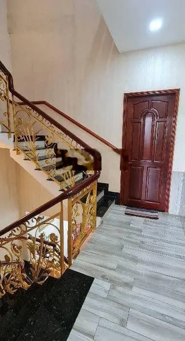 Bán nhà mặt tiền 4 tầng, diện tích : ngan 7 mét _ dài 20 giá 14 tỷ 900 thương lượng.