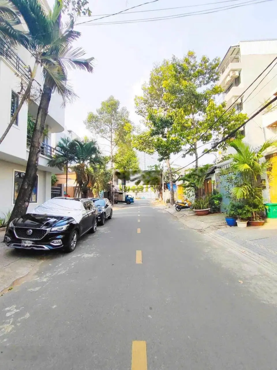 Bán nhà Tú Xương - Hiệp Phú - 122M2 - Nhà 2 Tầng - Ngang 6.5M - Sân Đậu Ô Tô Trong Nhà