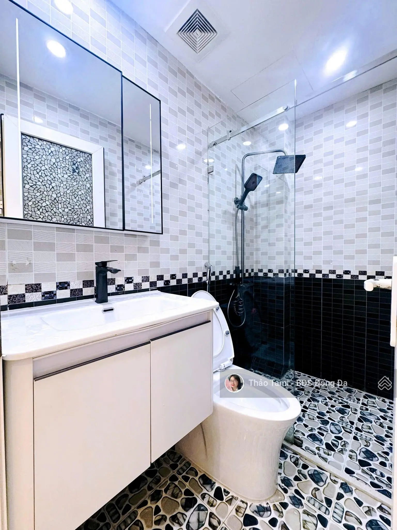 Hàng Kịch Độc! Bán Nhà Văn Chương Tôn Đức Thắng, kinh doanh ô tô 10m, gần hồ mát mẻ 45m2*4T full đồ