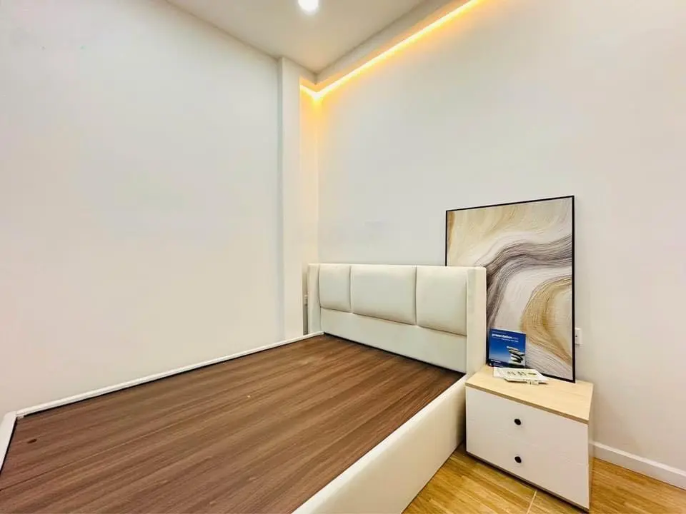 Hết hợp đồng thuê gửi bán ra căn Ung Văn Khiêm 64m2 sau lưng trường Tiểu Học Đống Đa
