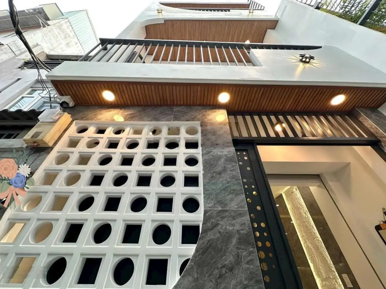 Nhà hxh Nguyễn Trọng Tuyển, 2,15 tỷ, 52 m2, 4PN, 4WC, đẹp, nhiều tiện ích. Shr sang tên ngay