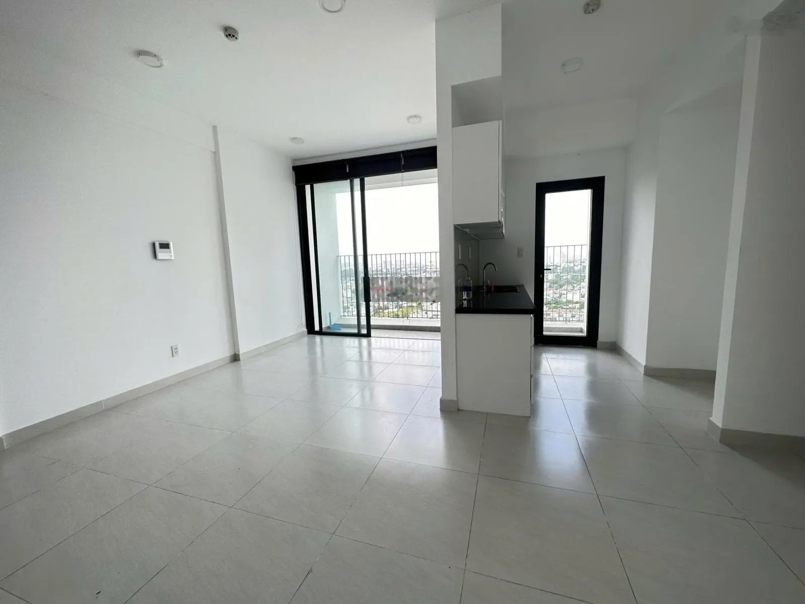 Định cư nước ngoài,bán gấp căn Ricca Q9 sát Q2 2PN,2WC 70m2 view sông-đông nam giá 2tỷ4-đã có sổ