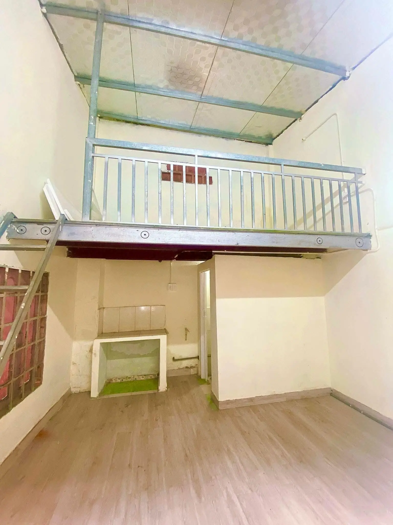 Nhà bán đường số 4, Bình Thọ Thủ Đức 2 tầng 6 phòng cho thuê 17triệu/tháng DT: 5x20m