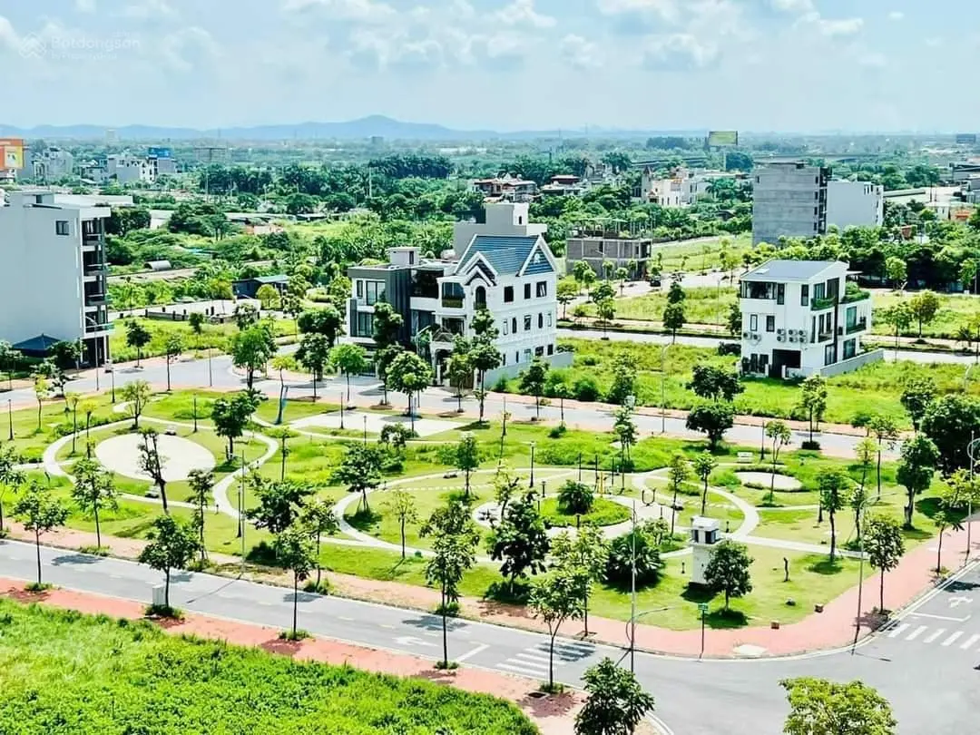 Cần Bán khuôn đất Nhà Vườn rộng 202.5m2 tại Trần Hưng Đạo MT:10m đường 17.5m giá 46tr LH 0979 020 ***