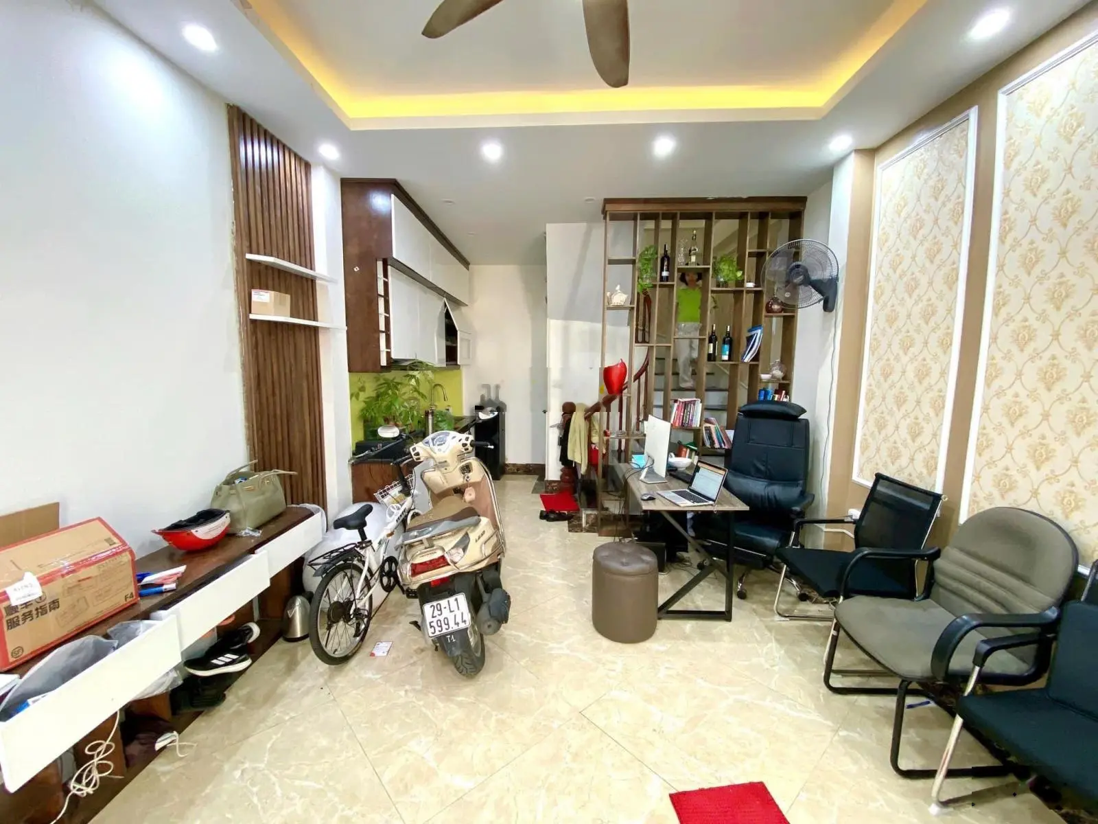 Bán cực gấp !!! Nhà đẹp phố Khương Đình 36m*5T*3.8m MT - gần phố - ngõ thông - ô tô - hơn 6 tỷ