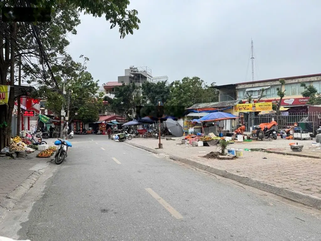 Bán nhà mặt phố ngọc trì diện tích rộng 130m2 vỉa hè kinh doanh sầm uất, 2 thoánthoáng
