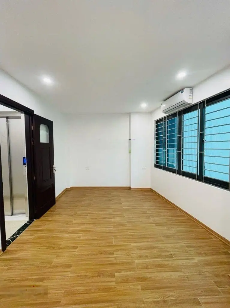 Bán gấp nhà đẹp ngõ 107 đường Trần Khát Chân, ngõ thông, gần ô tô