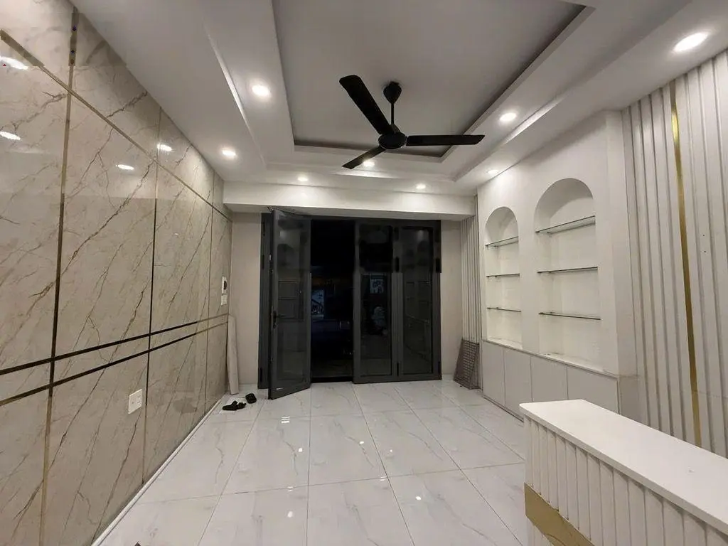 Bán nhà 2 mặt tiền 3 tầng, diện tích : ngan 4 mét _dài 14 mét. Giá 6 tỷ 990 thương lượng