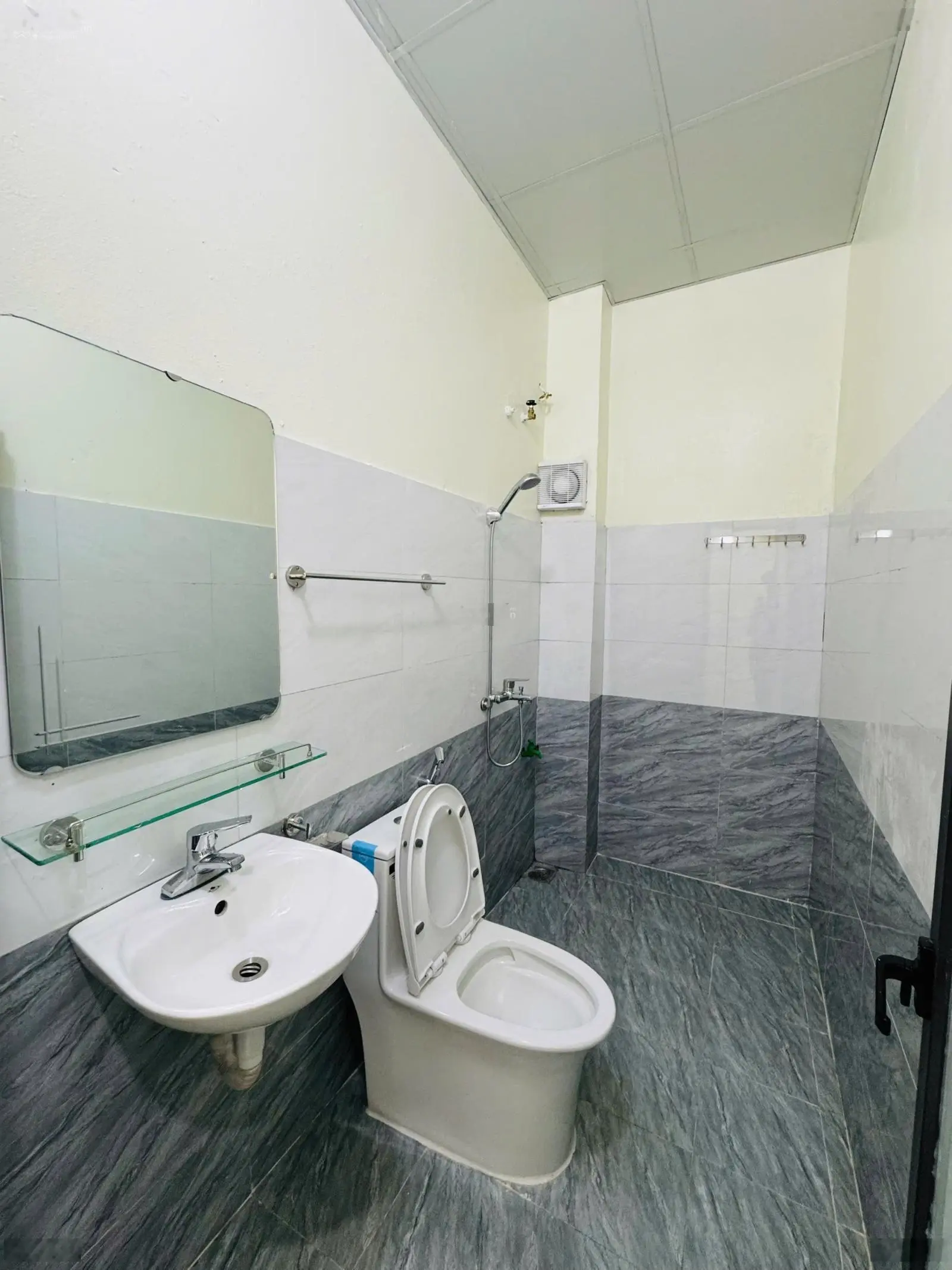 Bán gấp nhà riêng 3PN, 3WC tại Đường 38, Thị trấn Hồ, Thuận Thành, Bắc Ninh, 3,8 tỷ