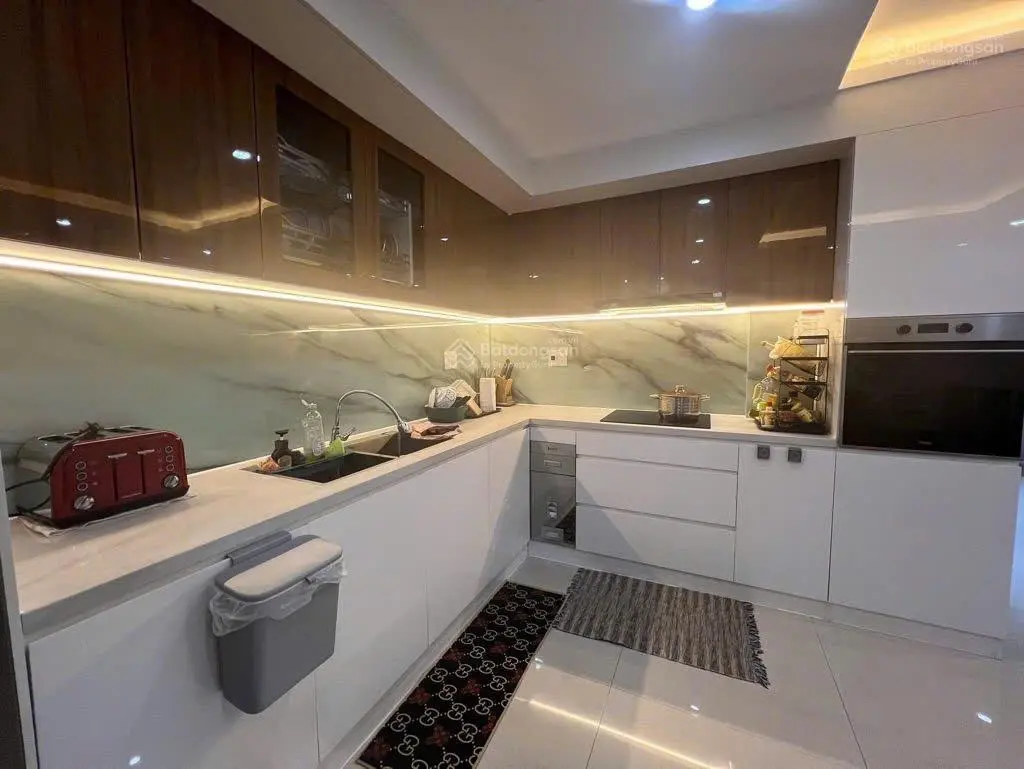 Nhỉnh 8 tỷ tòa căn hộ 2 mặt tiền gần Nam Kỳ Khởi Nghĩa, 13 phòng, 45 tr/tháng sát biển đại học FPT