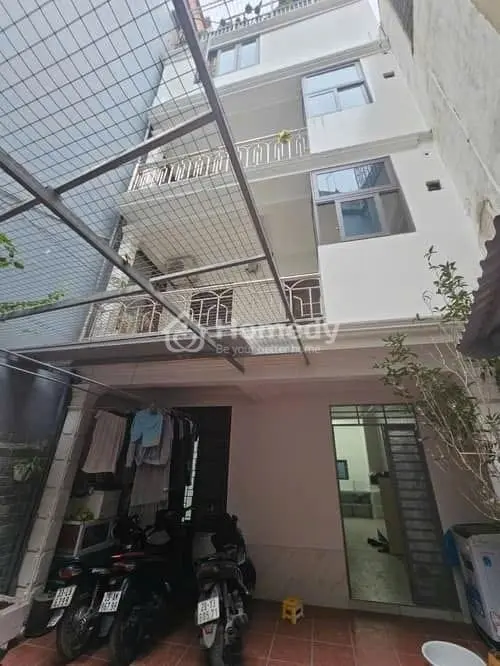Nhà phố yên tĩnh, phù hợp nhiều mục đích sử dụng.