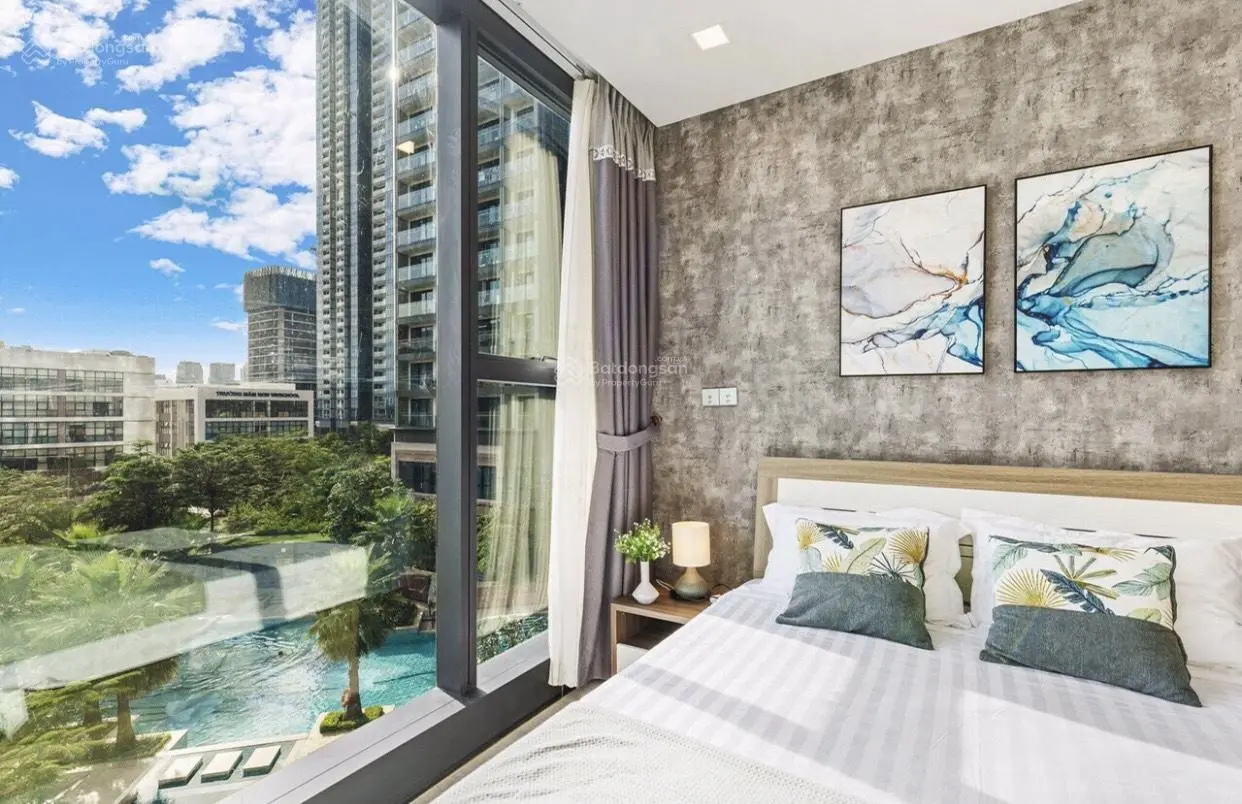 Bán gấp CHCC Sky Center tại trung tâm Q.TB. DT: 76m2,2PN 2WC, full NT. Giá: 3tỷ5. LH: 0961 663 ***