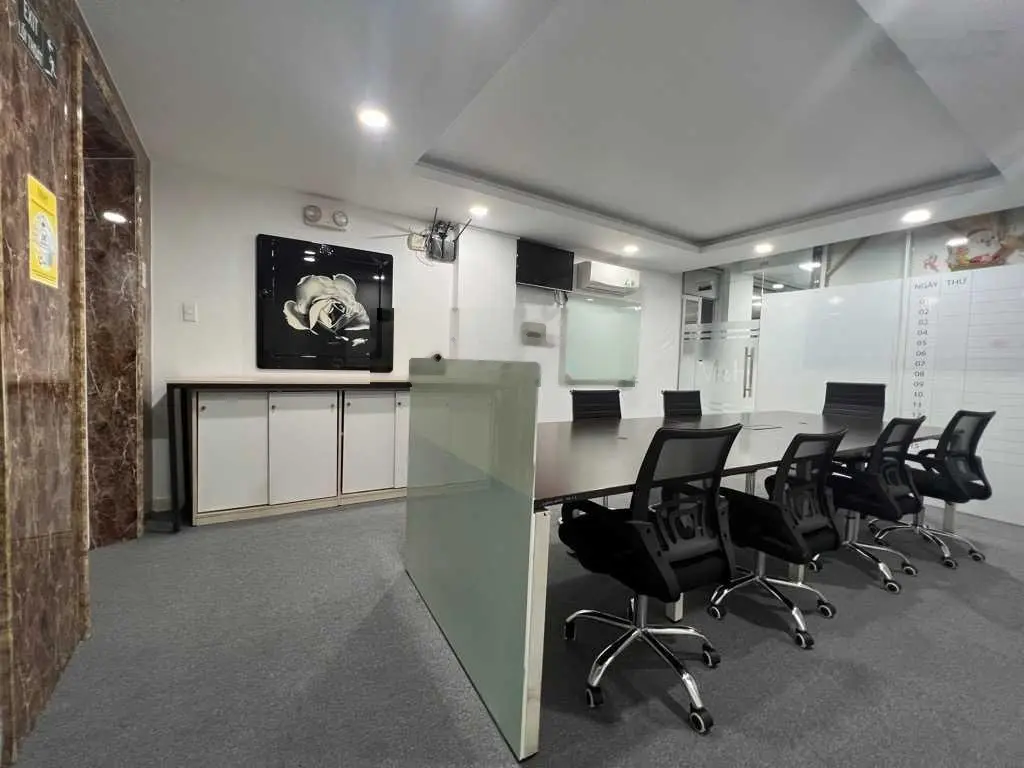 Bán toà nhà siêu khan hiếm mặt tiền Lê Hồng Phong - Quận 5. DT = 212m2. Giá chỉ: 200 tỷ (TL)