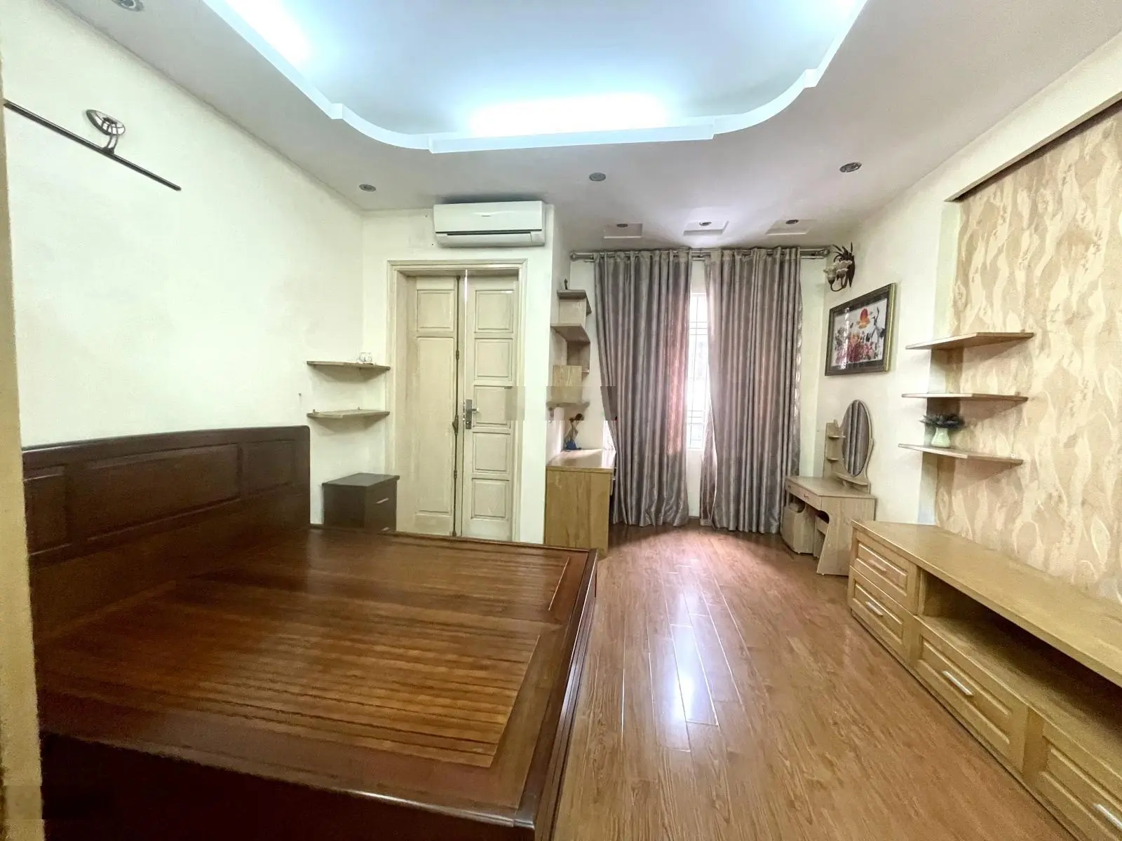 Hiếm! Mặt phố Cù Chính Lan, kinh doanh, 2 ô tô tránh, nhà đẹp, gara, ô chờ thang máy, 76m*5T