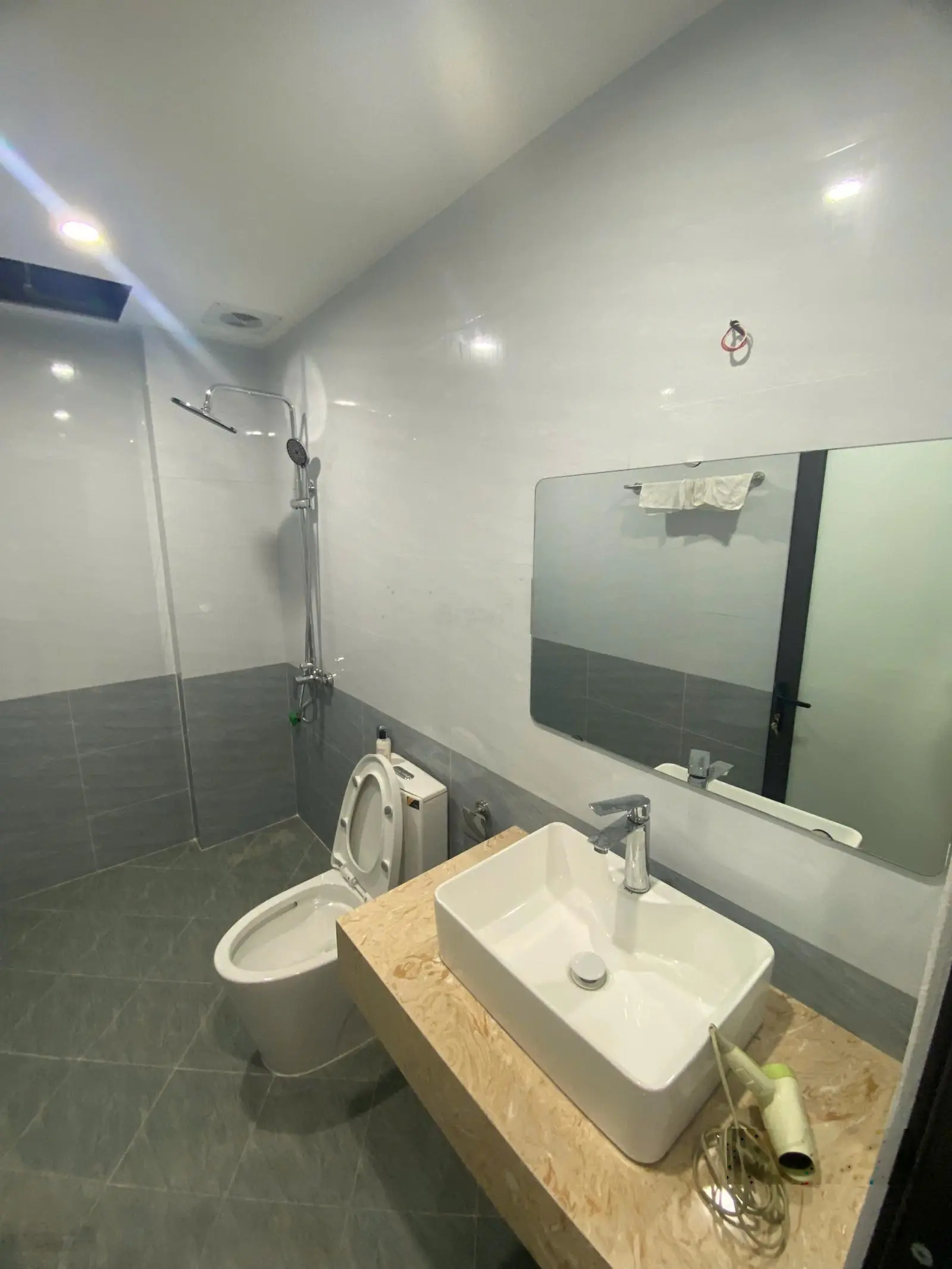 Bán Nhà Gần Bến Xe Yên Nghĩa Ô Tô Tới Cửa Vị Trí Đẹp Có Chỗ Để Ô Tô Ngày Đêm Cách 30m