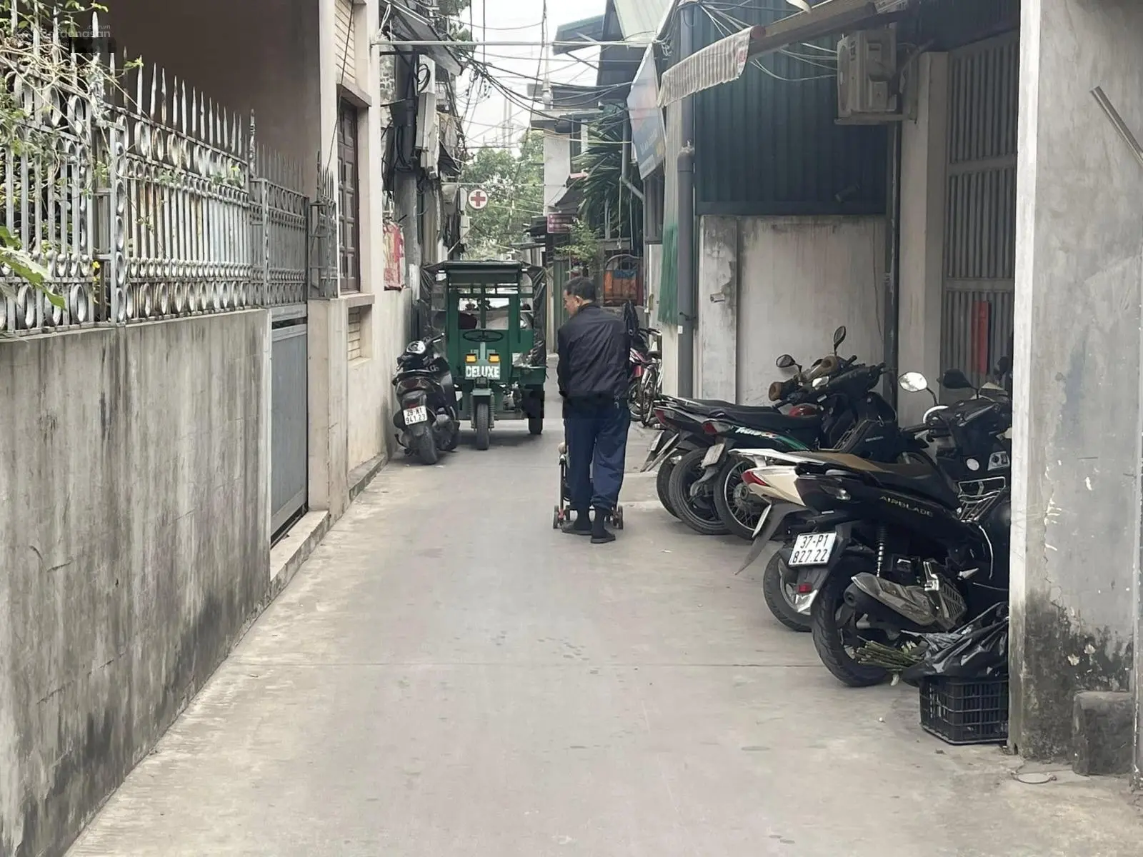 Trung tâm phố xưởg may ninh hiệp - nhà 3 tầng đẹp ở ngay - cách mặt phố chỉ vài bước chân - giá tốt