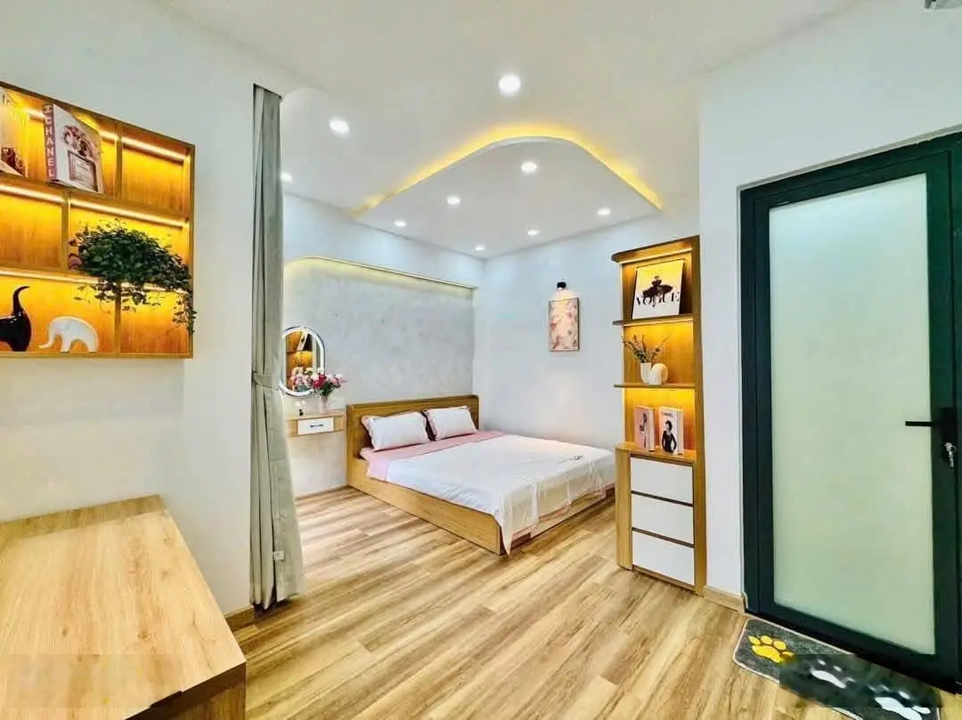 Bán gấp nhà đ.lê đại hành -p.11 -quận 11, đang cho thuê 26triệu, giá 2tỷ960/65m2, gần sân phú thọ.