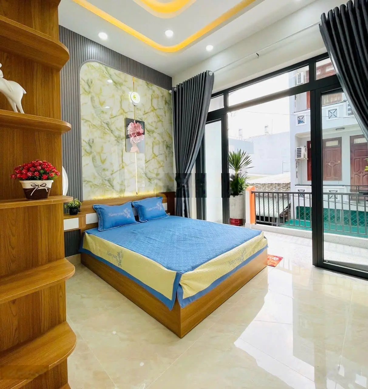 Hạ giá !! Bán gấp nhà 60m2, giá 1 tỷ 850 triệu Nguyễn Văn Quá vào 100m, Quận 12 hẻm xe hơi 6m, SHR