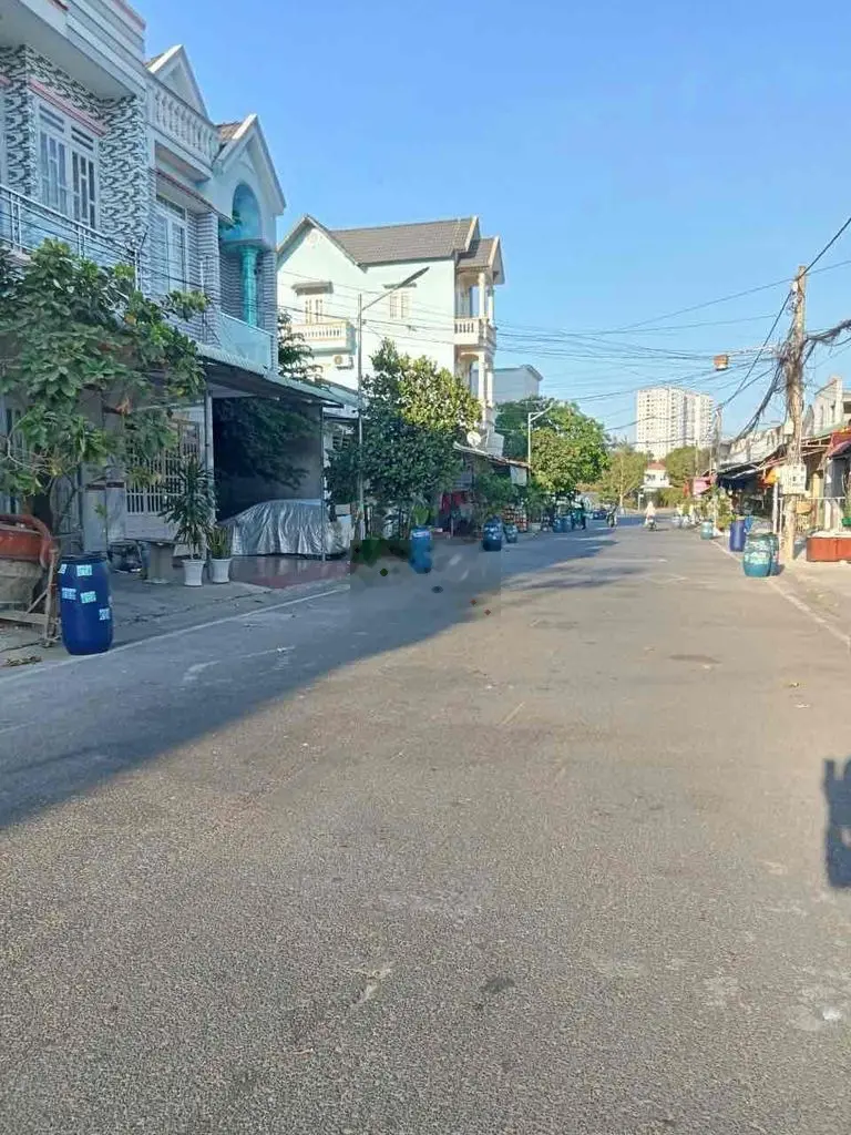 Bán đất Vsip 1, đường D26, gần 22:12, vị trí kinh doanh được dt 150m2