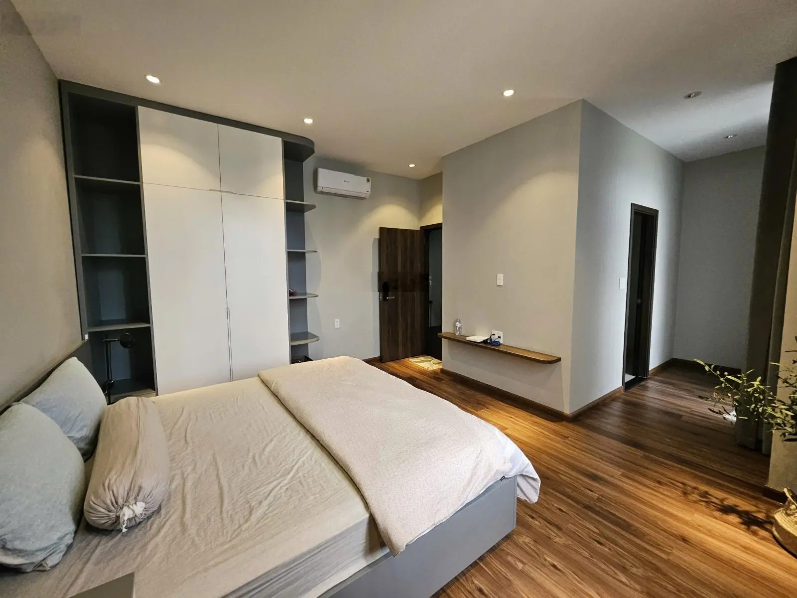 Bán căn liền kề 87,5m2 đã hoàn thiện full nội thất vị trí view công viên lh 0902 909 *** e vân anh