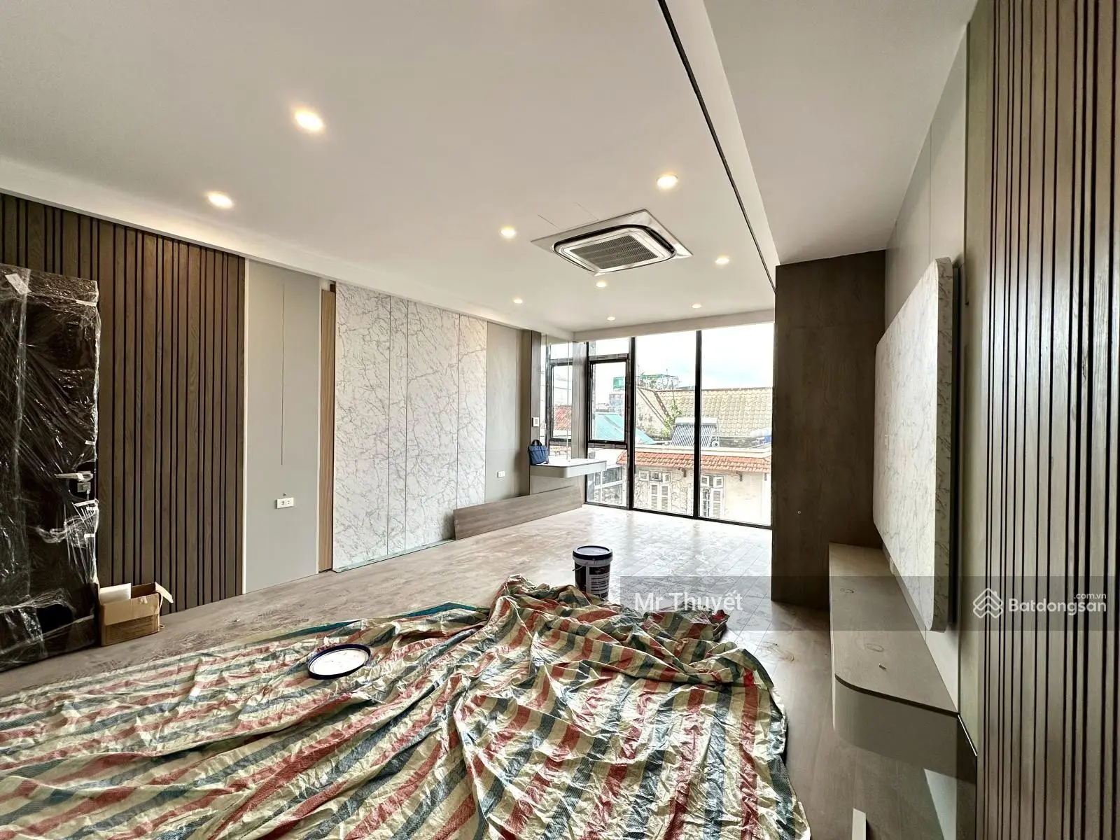 Cực hiếm-nhỉnh 15 tỷ-lâm du-bồ đề-long biên-8 tầng nở hậu-gara ô tô-thang máy-full nội thất
