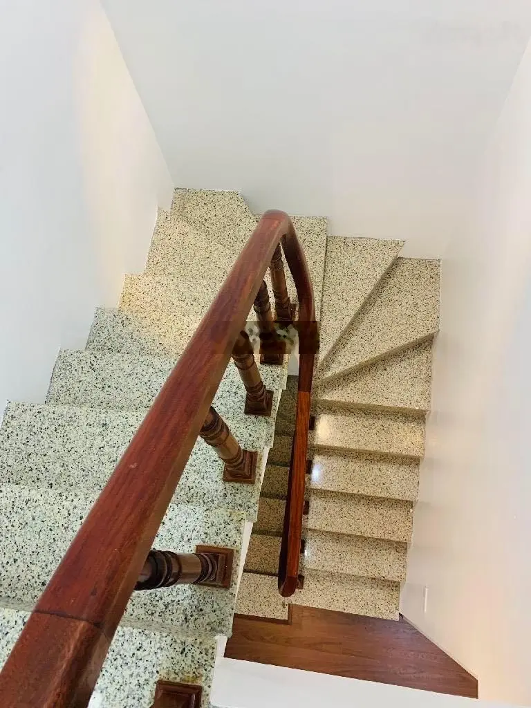 Bán nhà phố Hồng Mai - ô tô đỗ cửa - kinh doanh - full nội thất - 35m2 - 3PN. Giá: 6,5 tỷ