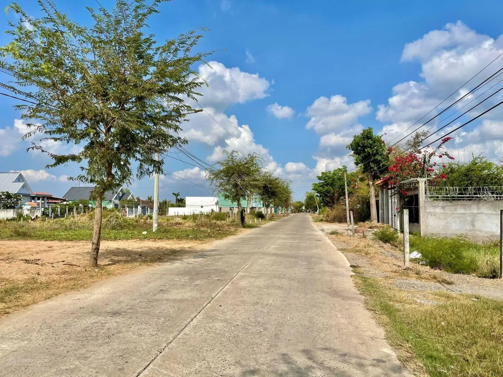500m2 thổ xây nhà vườn, biệt thự, kho, xưởng giá rẻ, cách QL50 600m, đường 2 xe tải chạy