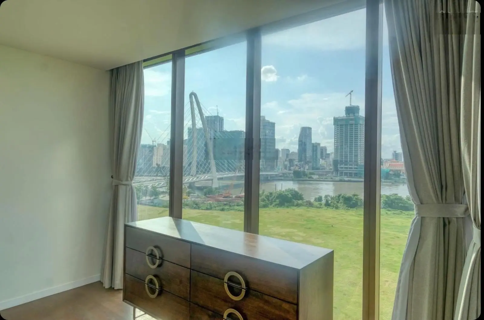 Lê chi bán 127m2 tháp Tilia Empire City view pháo hoa giá chỉ 28 tỷ gọi 0909 776 ***