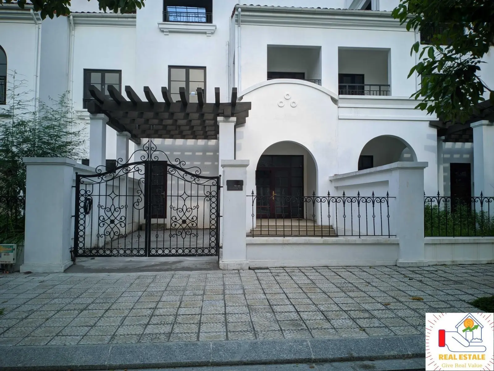 Bán Liền kề 240 m2 KĐT Nam An Khánh Sudico, gần đường chính, giá 24 tỷ