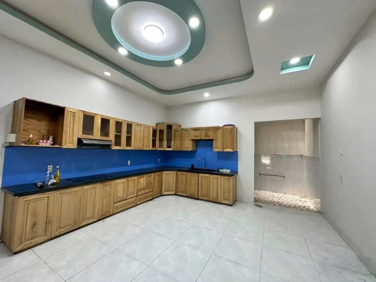 Bán nhà lầu mặt tiền đường Nhựa - KDC Hùng Vương - TP Phan Thiết