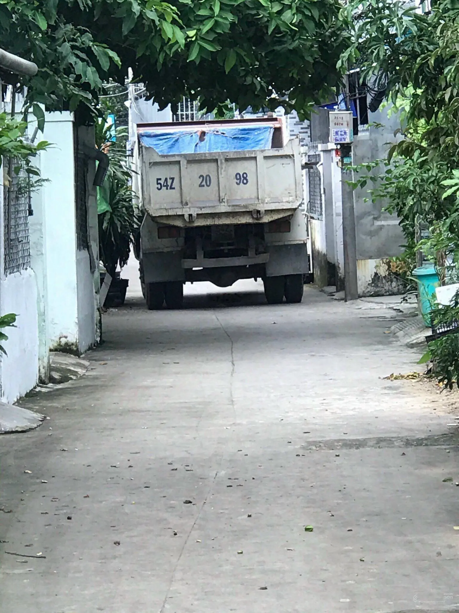 Bán nhà 69,4m2, giá 4,7 tỷ, đường Lê Văn Thịnh rẽ vào. TP Thủ Đức. LH: 0902 126 ***