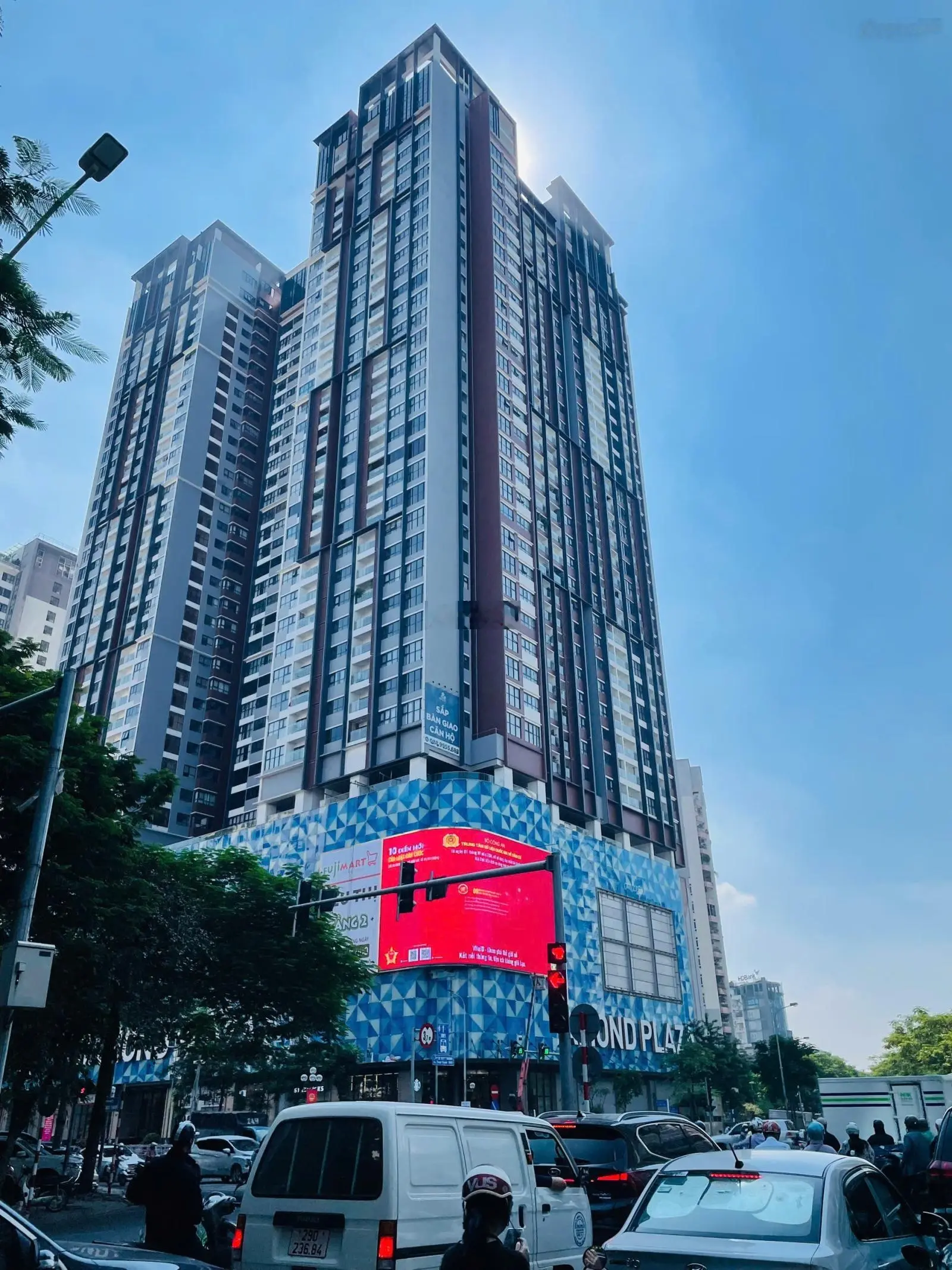 Bán căn góc 3 phòng ngủ thoáng 144m2 đẹp nhất BRG Lê Văn Lương đã có sổ và suất đỗ ô tô
