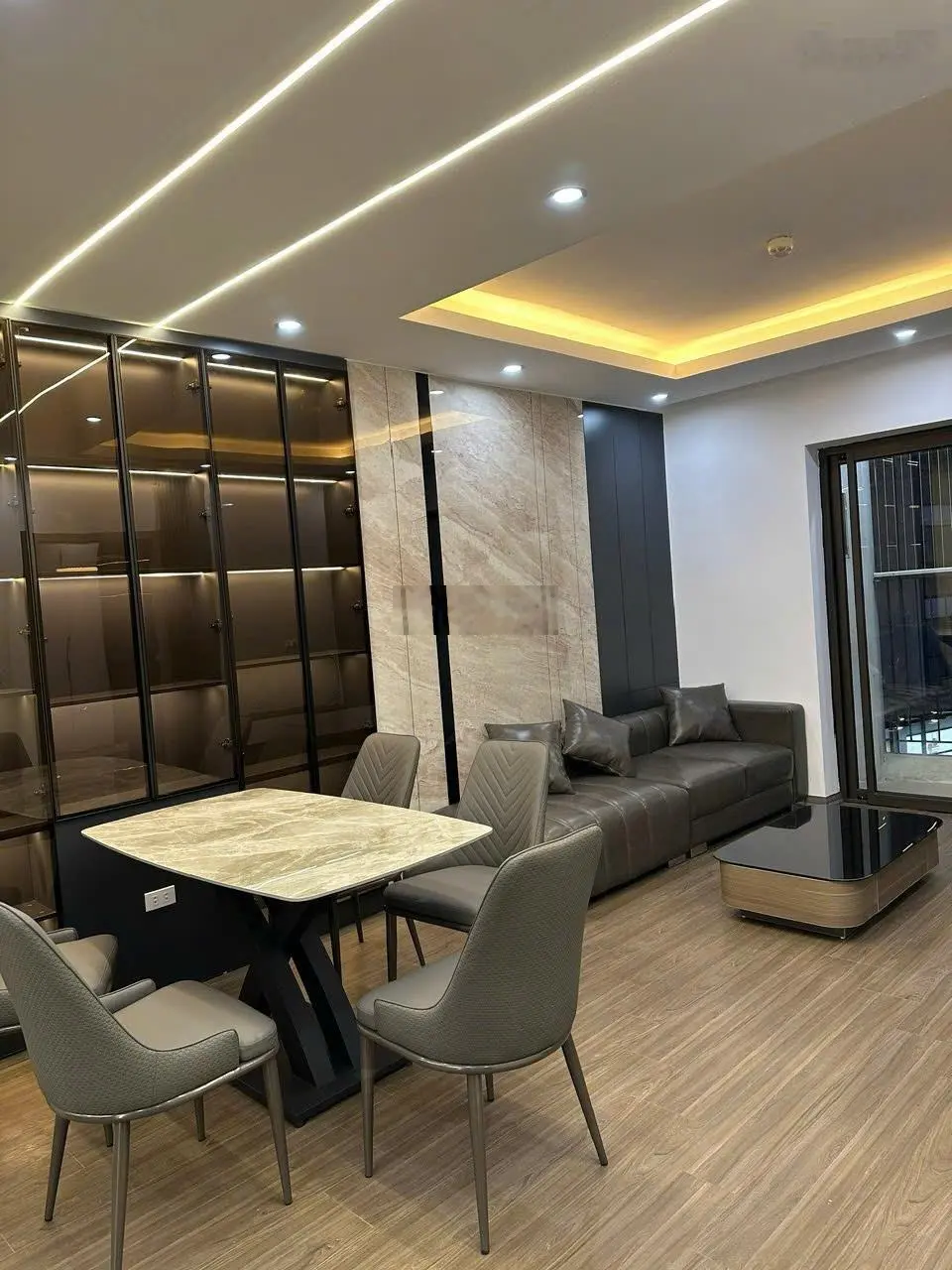 Bán gấp CH 83m2 đầy đủ nội thất Le Grand Jardin Sài Đồng, giá 5 tỷ view bể bơi, sẵn sổ