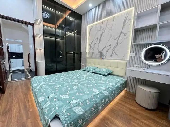 Bán nhà phố Giảng Võ, ngõ nông, 3 gác tránh gần phố, ô tô 35m, dt 44m2 * 5 tầng, giá nhỉnh 8 tỷ