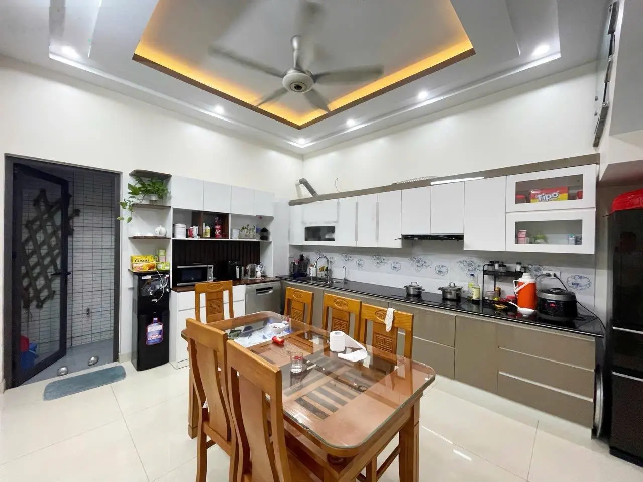 Chính chủ bán nhà Mặt đường Nam Trung Hành 60m2 oto tránh nhau full đồ đẹp 4 tầng