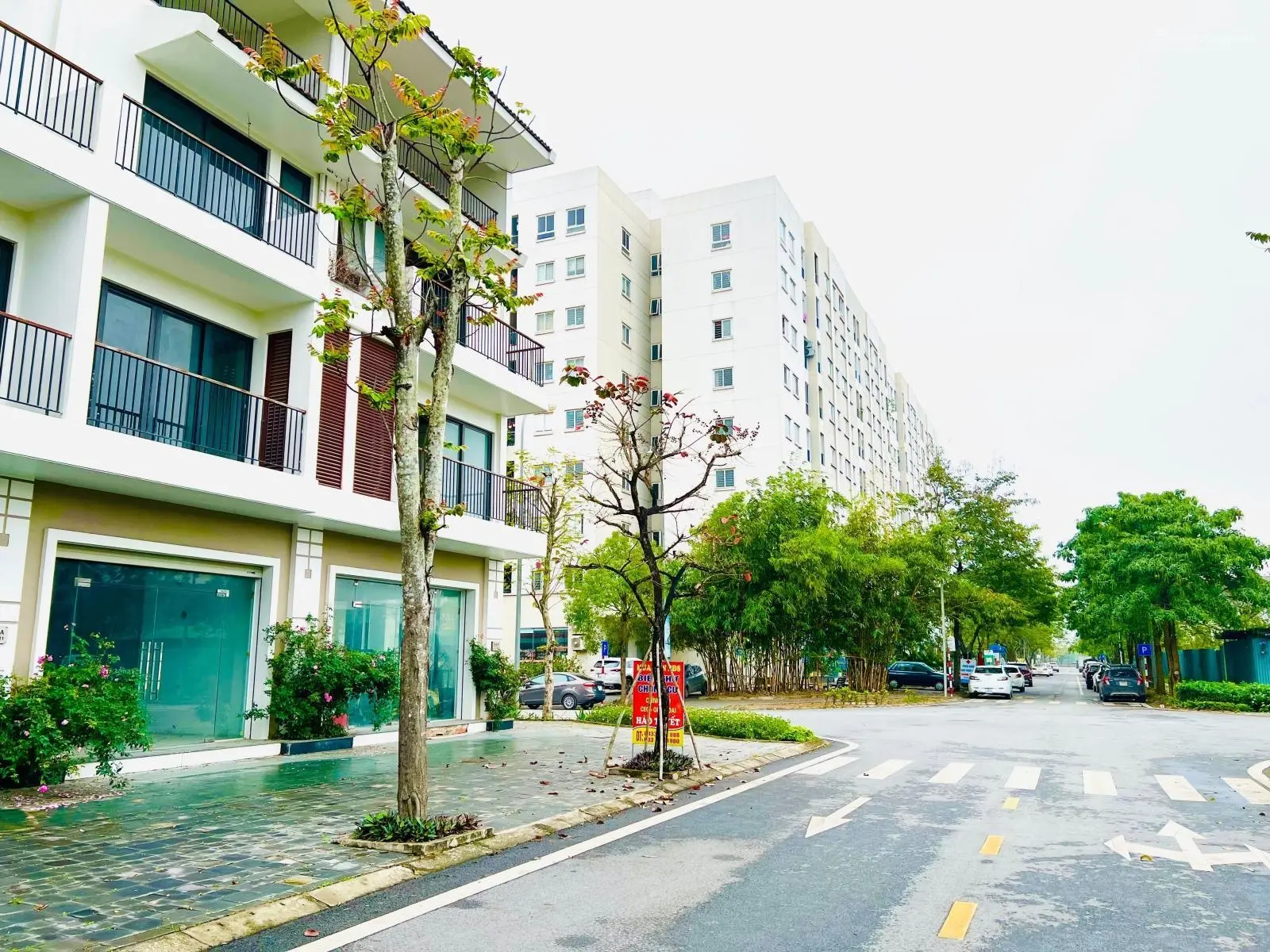 Bán căn shophouse 100m2. Đường to 15m view trường học. LH 0962 204 ***