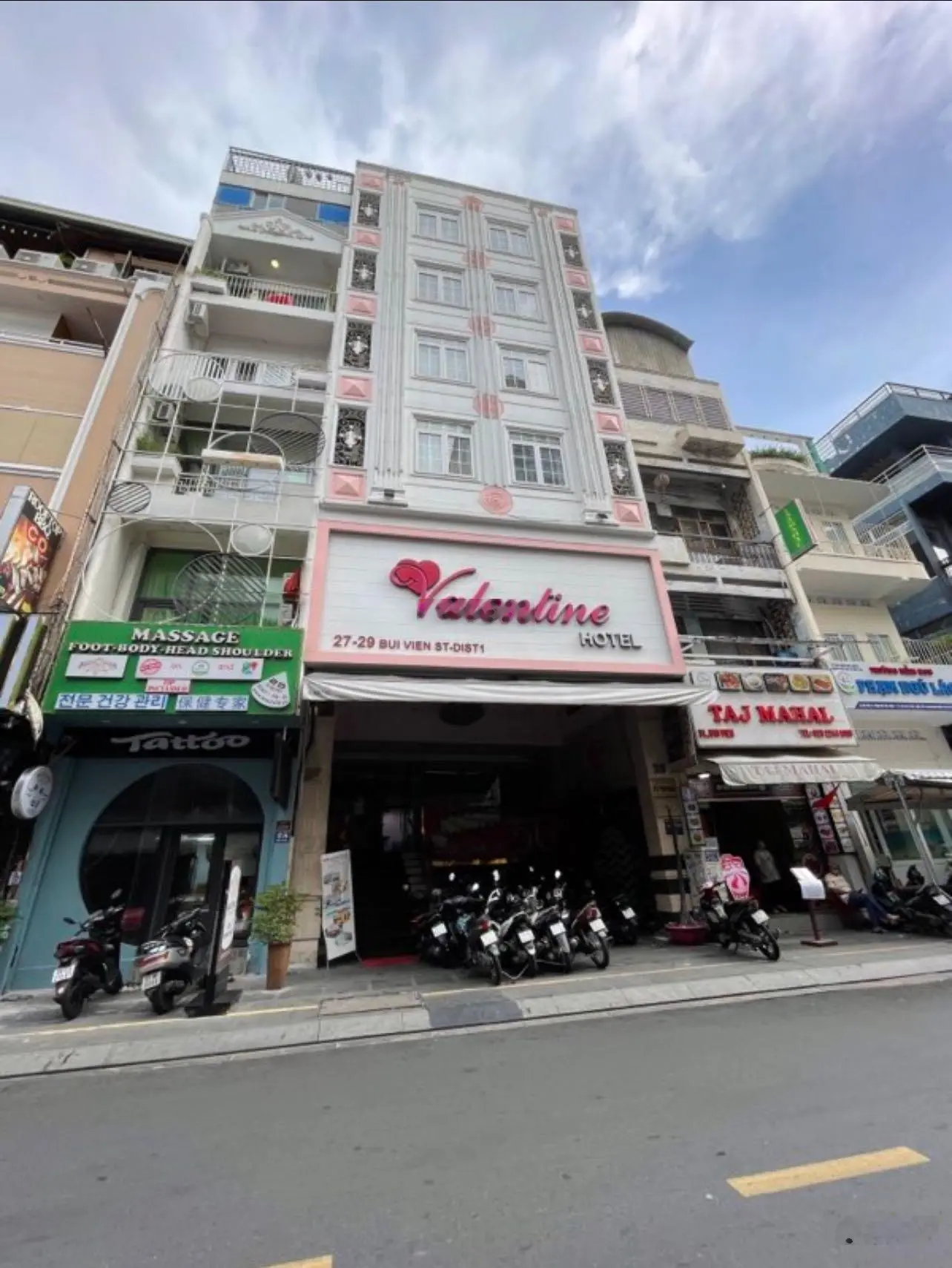 Bán khách sạn mặt tiền 27-29 Bùi Viện, Quận 1. 7,8m x 20m - DTCN: 153,3m2 - DT sàn: 1.100m2