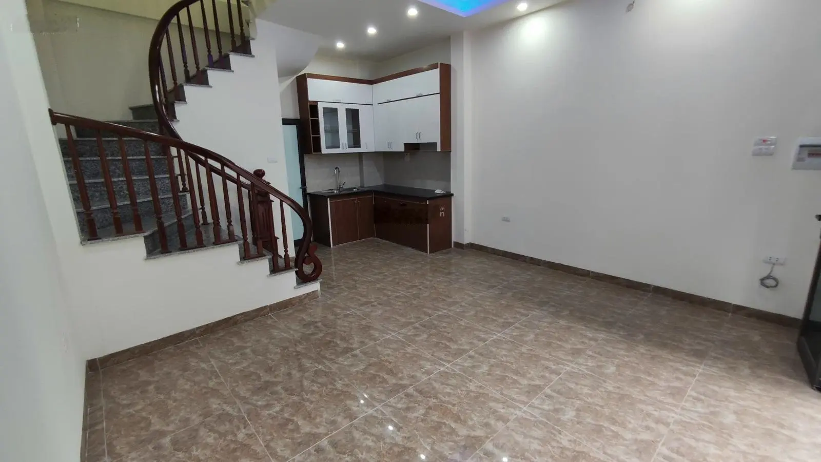 Nhà Nhân Huệ Đồng Mai ô tô vào giá 4.3 tỷ CTL 32m2*5T ngay Đấu giá dịch vụ phân lô Lh 0978 939 ***