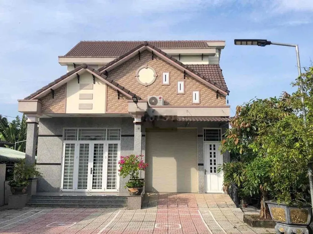 Biệt thự Bình Dương cực đẹp, gia đình cần bán!