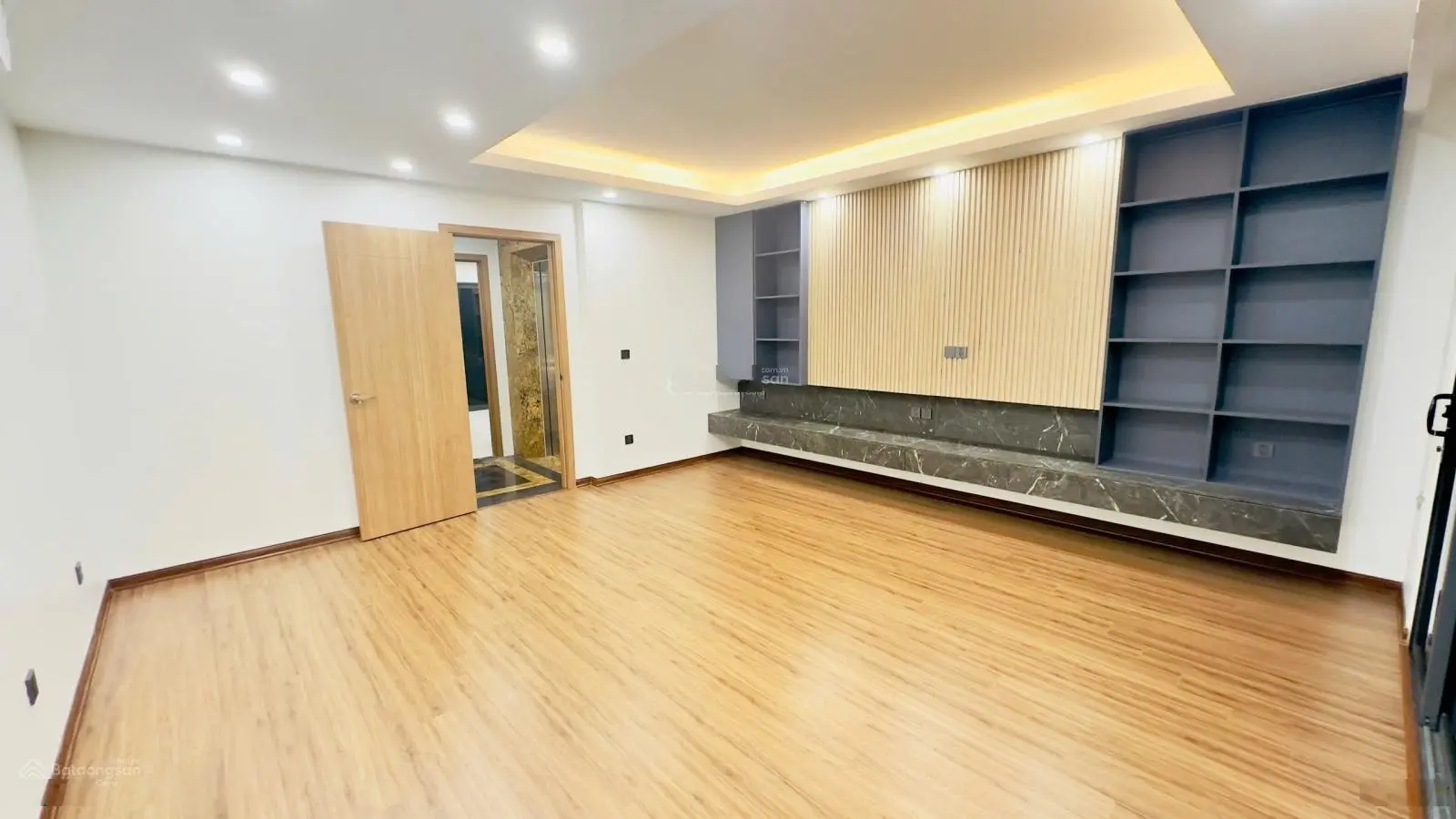 HOÀNG MAI CẠNH HỒ ĐỀN LỪ DT-71M+MẶT TIỀN 5,5M+7 TẦNG +THANG MÁY ÔTÔ VÀO NHÀ - Ở+CHO THUÊ VĂN PHÒNG