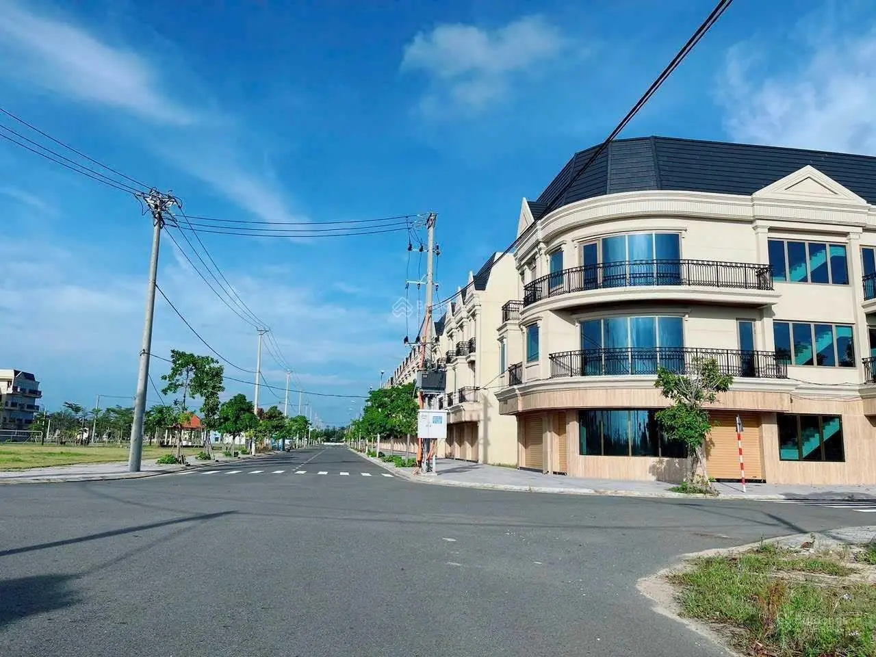 Bán nhanh trong tuần - KDT Ngọc Dương - kề biển cạnh sông - giá tốt