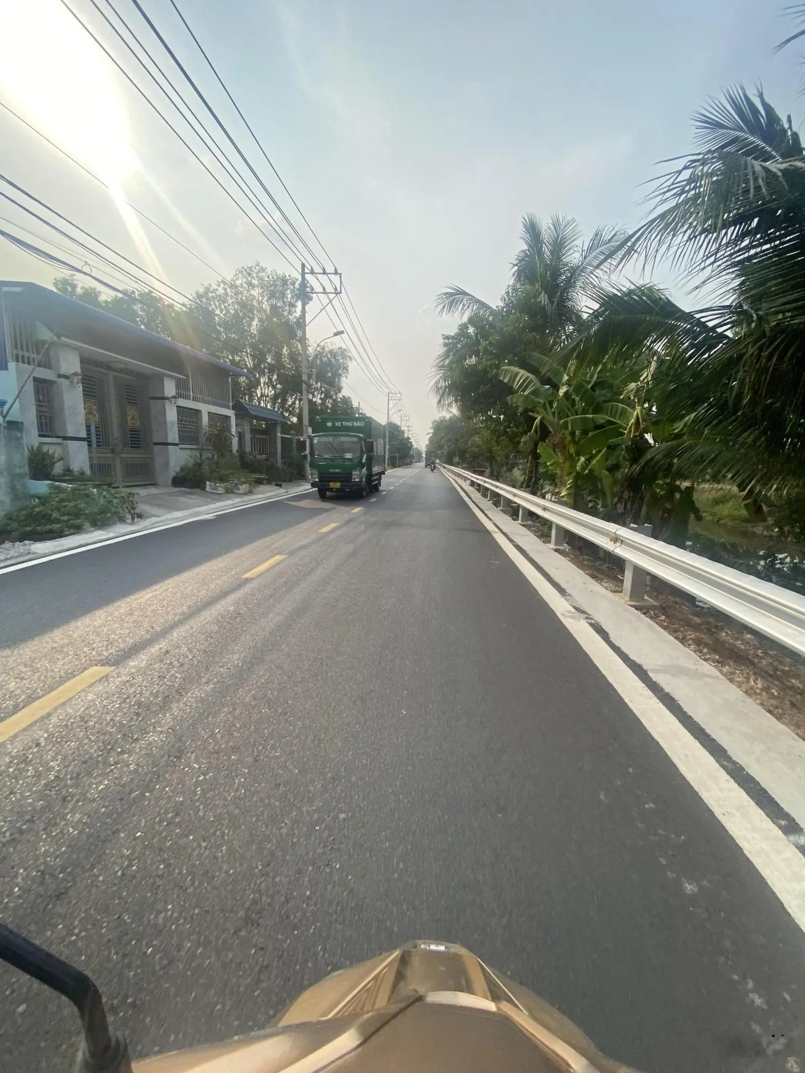 Bán dãy trọ 338m2 thổ cư 14p MT Kênh A gần Vành đai 3