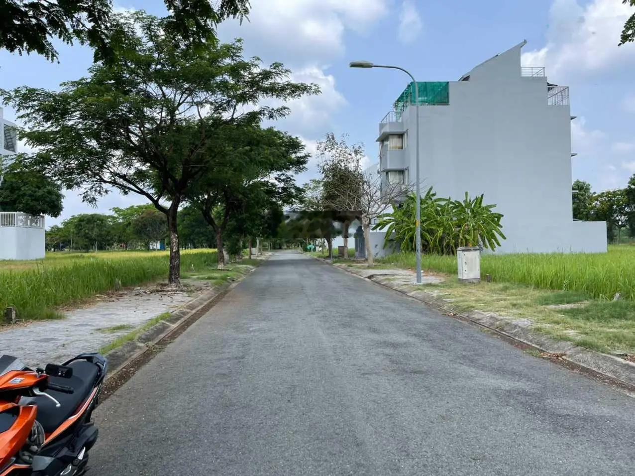 Bán đất nền KDC Vạn Hưng Phú MT đường số 7 20m dãy A7 DT 138m2 giá 48tr/m2 hướng ĐN. LH 0934 179 ***