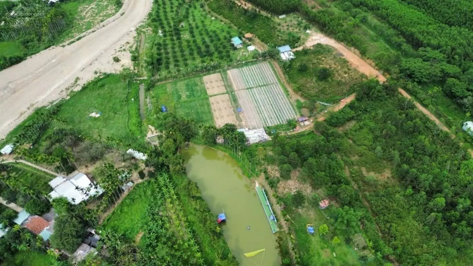 Cần bán nhà vườn rộng 1,5ha gần KDL Bà Nà Có sẳn farm cho khách lên chơi ở lại tiện nghi đầy đủ